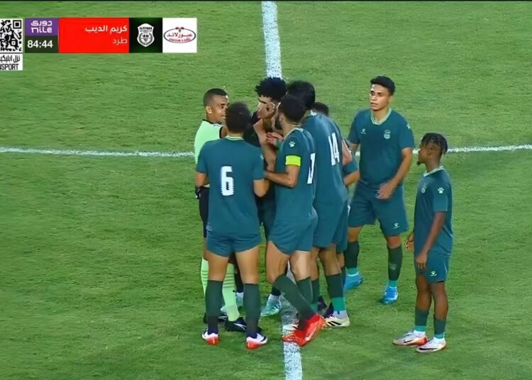 الحكم يذبح الاتحاد لحساب الأهلي!.. والجدل يعود من جديد