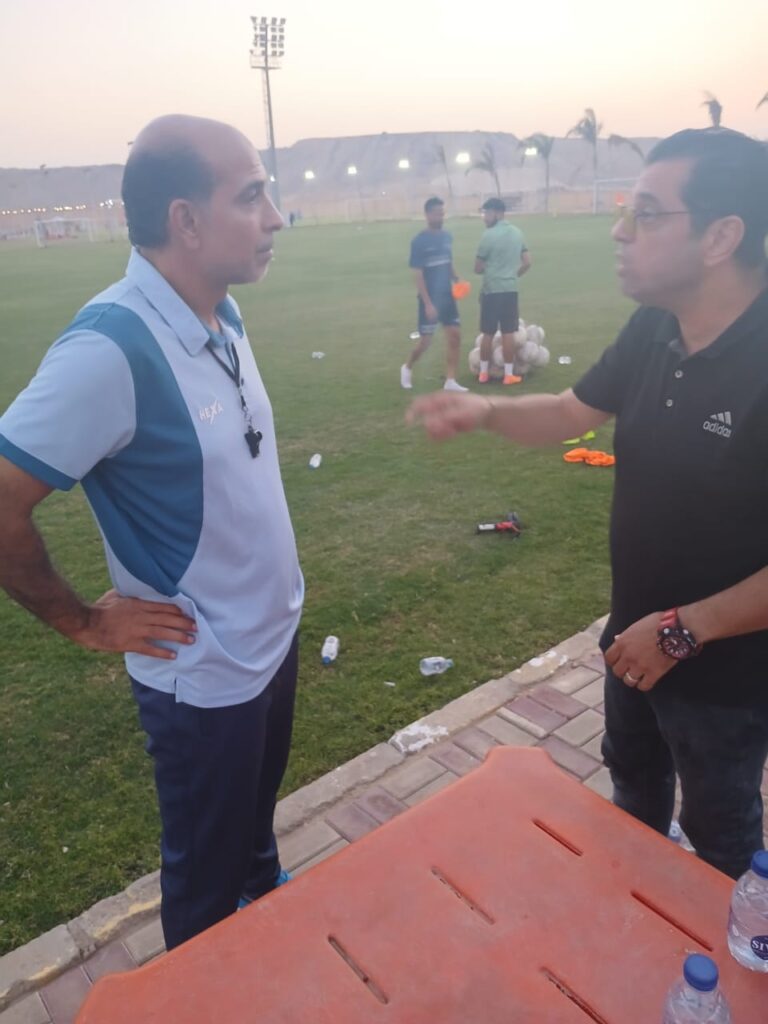 كشري خلال مقابلة مع كمال سعد رئيس التحرير