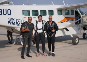 برعاية شركة Skydive Pharaohs.. البطل الأولمبي أحمد الجندي ينفذ قفزة في سماء من ارتفاع 13 ألف قدم بالعاصمة الادارية
