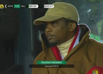 جماهير الكاميرون تطالب بإقالة صامويل إيتو