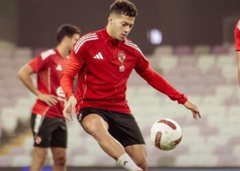 أزمة جديدة تنفجر داخل الأهلي بسبب أمام عاشور!