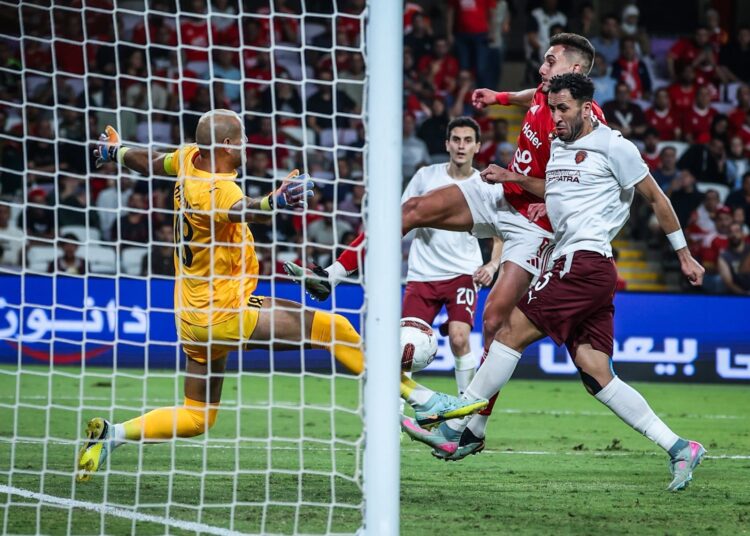 الأهلي يُجيد اللعب تحت الضغط.. ويُسقط سيراميكا في أبوظبي