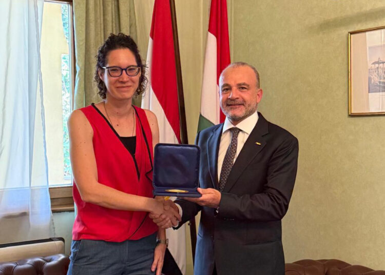 رئيس الدولي للسلاح يبحث سبل التعاون مع سفيرة المجر في مصر