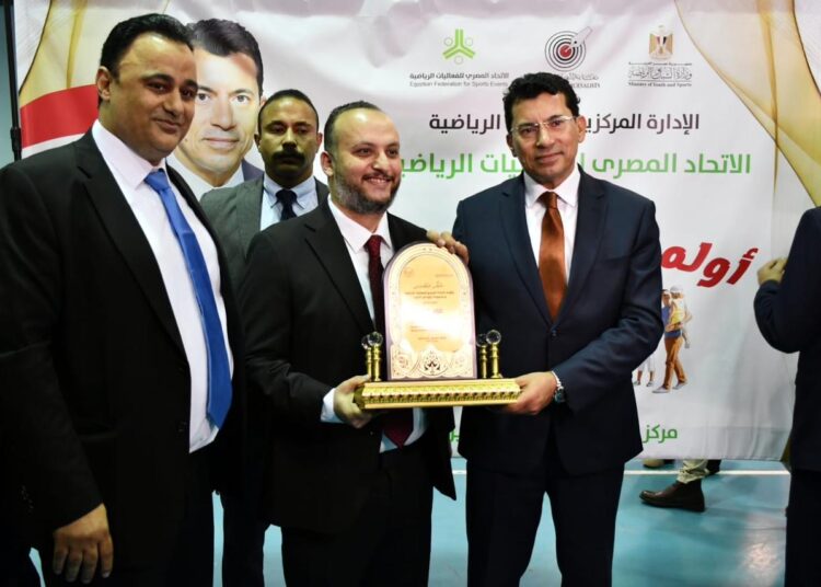 بمشاركة 1000 صحفي وأسرهم..* *وزير الرياضة يشهد فعاليات النسخة الثانية من أولمبياد الصحفيين بمركز التنمية الشبابية بالجزيرة