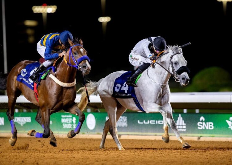 الخيل العربية تركض بالرياض على كأس رئيس الإمارات