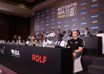 نجوم الملاكمة العالمية يشعلون فتيل “ليلة الأبطال” في دبي