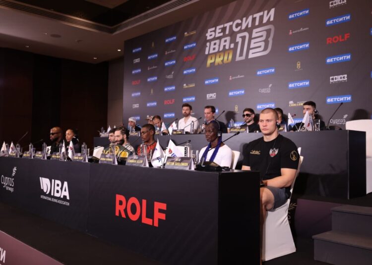 نجوم الملاكمة العالمية يشعلون فتيل “ليلة الأبطال” في دبي