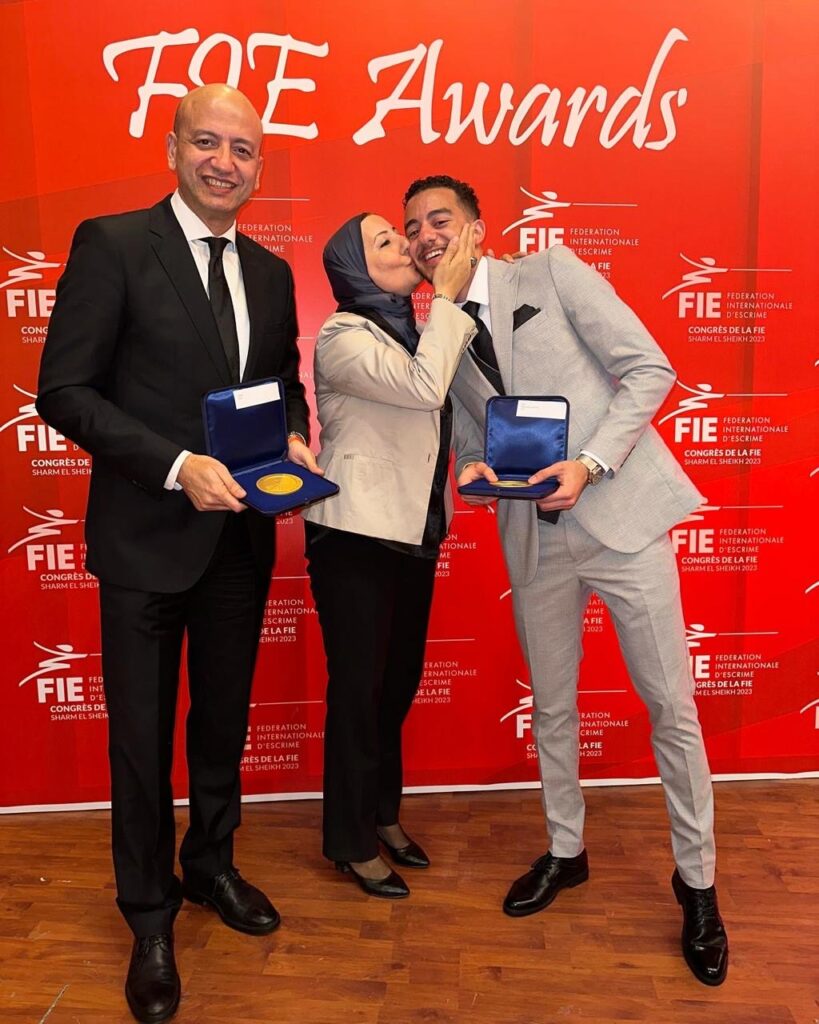 الدكتورة اماني البحيري وزوجها الدكتور السيد سامي يهنئان نجلهما محمد السيد