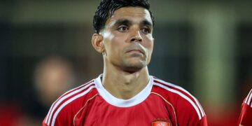 أشرف بن شرقي يعاني مزقًا في العضلة الخلفية ووليد صلاح الدين يتابع حالته مع المغرب