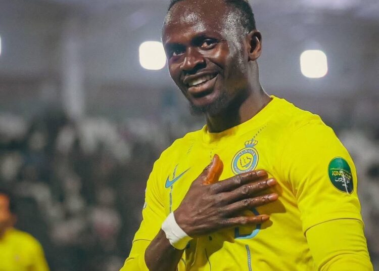 ساديو ماني يوجه رسالة قوية لـ “محمد صلاح “