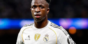 ريال مدريد يحسم مستقبل فينيسيوس جونيور