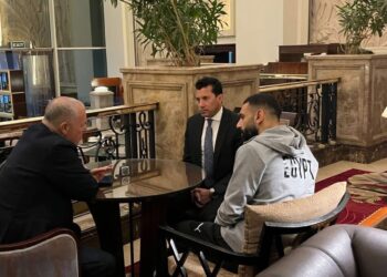 أشرف صبحي يجتمع بهاني أبو ريدة ومحمد صلاح قبل سفر منتخب مصر إلى المغرب