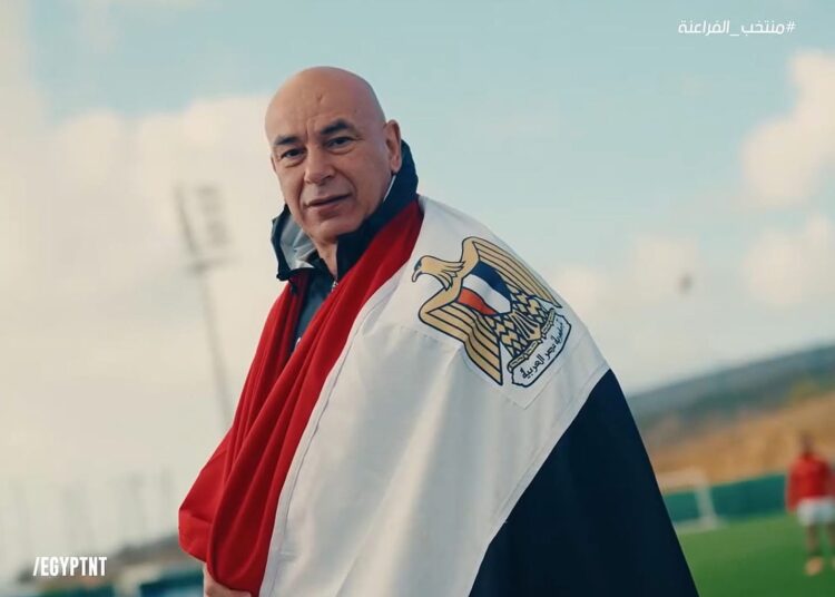قبل لقاء أنجولا اليوم ..شاهد نجوم منتخب مصر يرتدون “علم مصر”