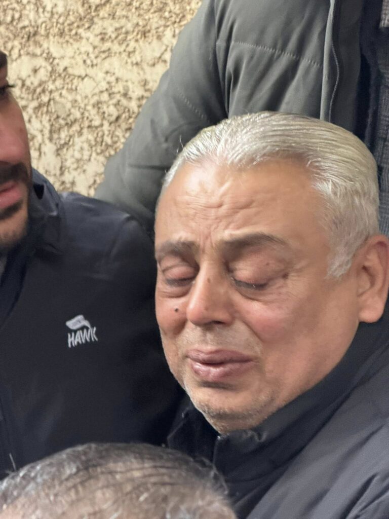 دموع خالد عيد لرحيل شقيقه 