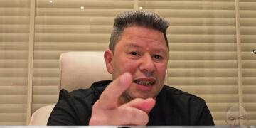 رضا عبد العال يهاجم تخبط الأهلي