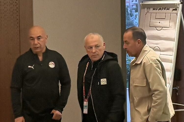 أبو ريدة يحفز لاعبي المنتخب المصري قبل مواجهة زيمبابوي