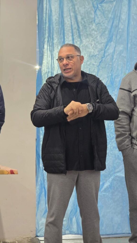 أيمن الشريعي 