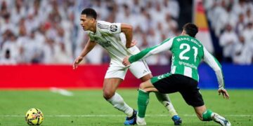 بيلينغهام يفرض نفسه أمام ريال بيتيس