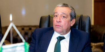 هشام التركي.. يأخذ حبة الشجاعة ويخرج عن صمته ويطلق الرصاص