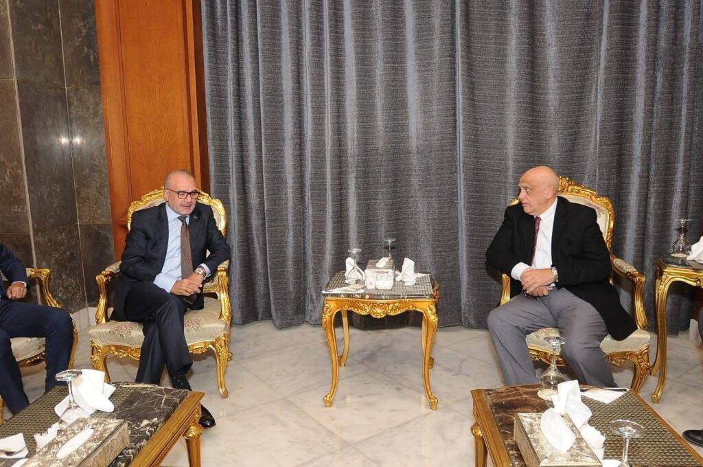 عبد المنعم الحسيني يحضر منافسات كأس العالم لسلاح سيف المبارزة بالقاهرة