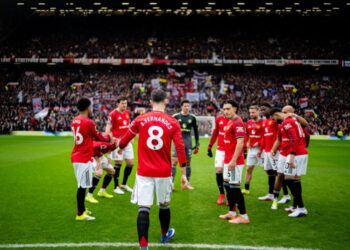 مانشستر يونايتد × توتنهام في قمة نارية بالدوري الإنجليزي