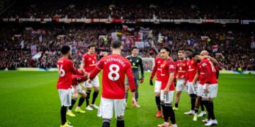 مانشستر يونايتد × توتنهام في قمة نارية بالدوري الإنجليزي