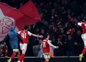 آرسنال يطرق أبواب الألقاب.. موسم استثنائي يفتح شهية «المدفعجية» على الأواني الفضية