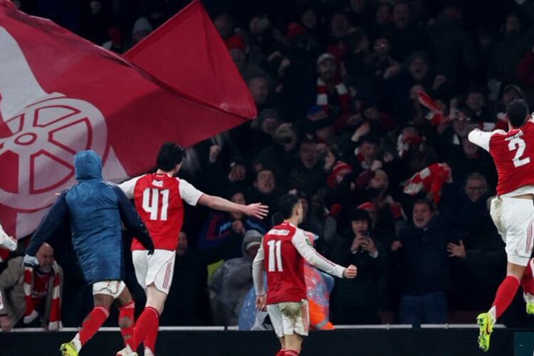 آرسنال يطرق أبواب الألقاب.. موسم استثنائي يفتح شهية «المدفعجية» على الأواني الفضية