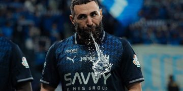 غضب جماهيري في الهلال.. مطالبات برحيل كريم بنزيما بعد أداء مخيب في الكلاسيكو