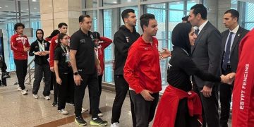 جوهر نبيل يستقبل بعثة منتخب السلاح بعد إنجاز إفريقي.. وتساؤلات حول غياب رئيس الاتحاد