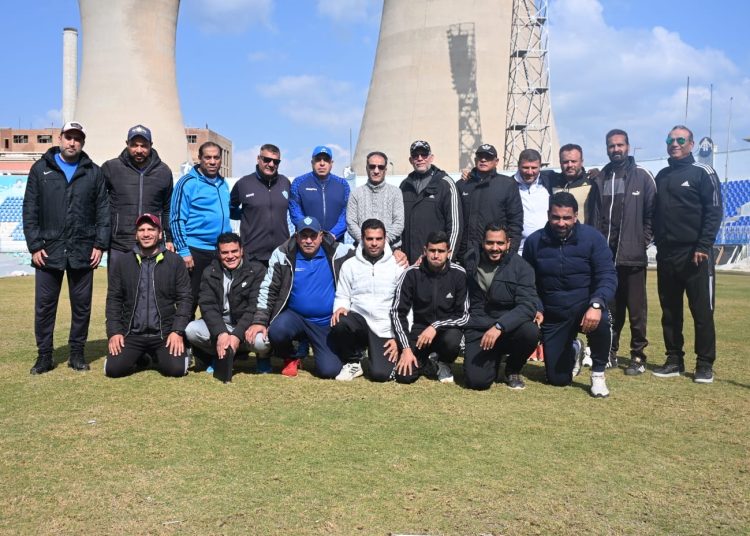 الخشاب يبحث خطة تطوير قطاع الناشئين في غزل المحلة