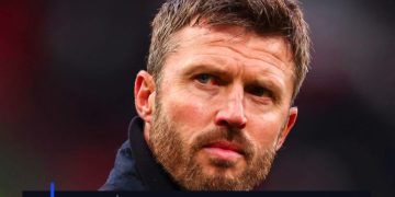 جماهير مانشستر يونايتد تتساءل: لماذا تأخر مايكل كاريك؟