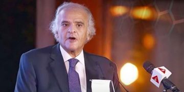 ممدوح عباس ينهي أزمة مستحقات لاعبي الزمالك