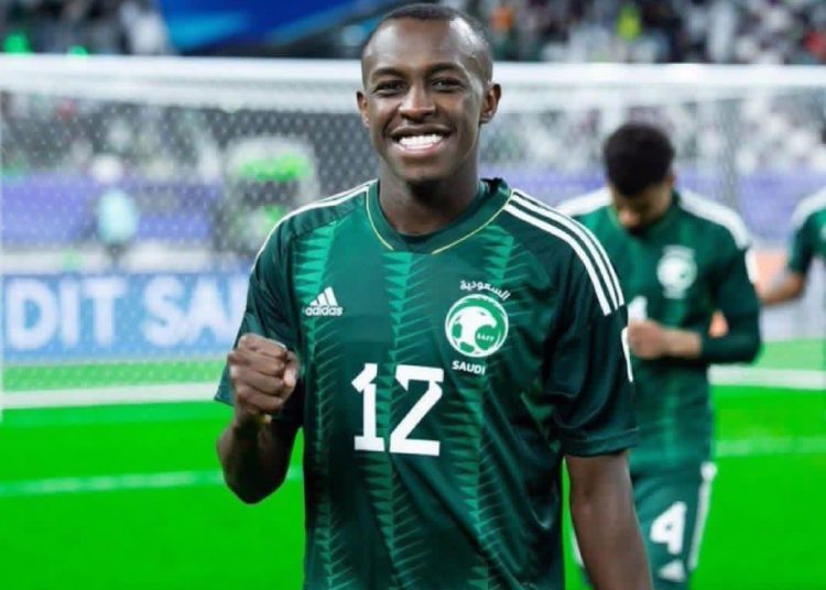 سعود عبد الحميد يواصل كتابة التاريخ في الملاعب الأوروبية