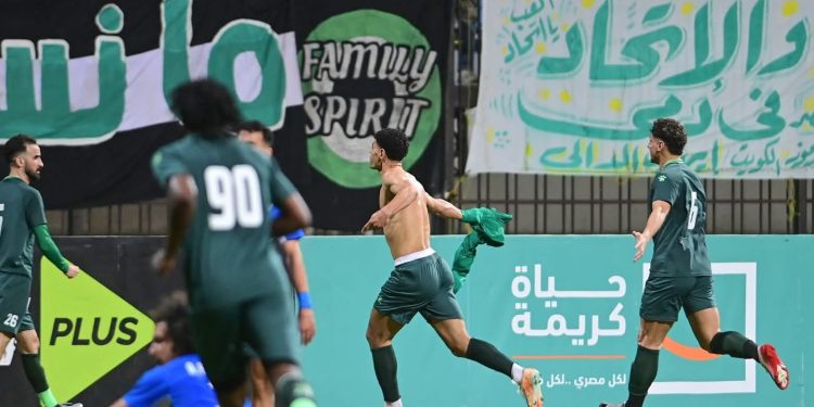 كامل العدد في الإسكندرية.. جماهير الاتحاد تدعم زعيم الثغر