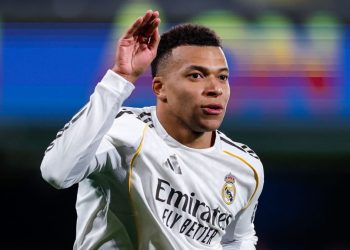 مبابي يسافر مع ريال مدريد إلى مانشستر.. ومشاركته محل شك