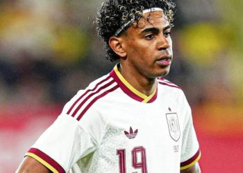 برشلونة يحذر منتخب إسبانيا قبل ودية مصر خوفًا على يامال