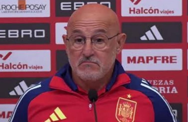 دي لا فوينتي يهاجم احتفال السنغال : “حماقة.. لقب محل نزاع ولا يخصكم!”