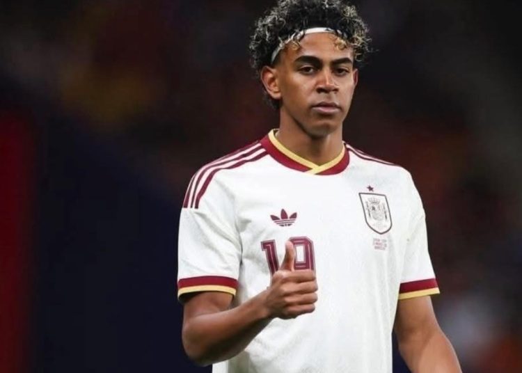 بيان من لامين يامال يعلق فيه على هتافات جماهير إسبانيا ضد منتخب مصر